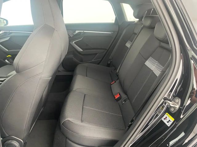 Audi A3 30 TFSI Sedan