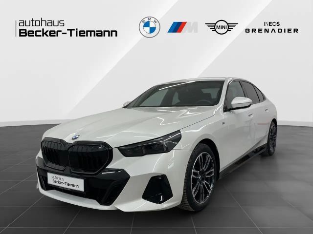 BMW 520 520d M-Sport Sedan