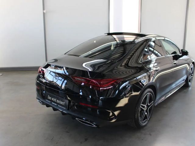 Mercedes-Benz CLA 200 AMG Line Coupé