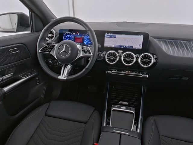 Mercedes-Benz EQA 300 4MATIC