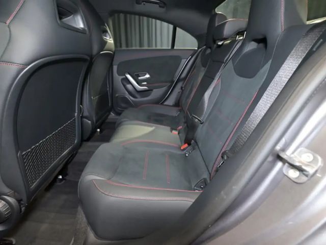 Mercedes-Benz CLA 200 AMG Line Coupé