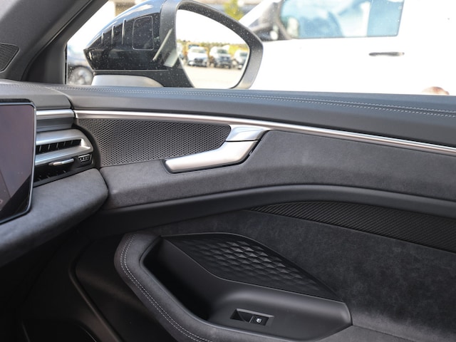 Audi A6 Avant Quattro S-Tronic