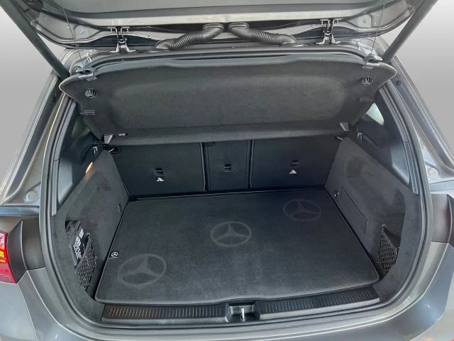 Mercedes-Benz B 200 AMG Line Sedan