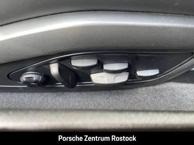 Porsche 992 Carrera Coupé GTS