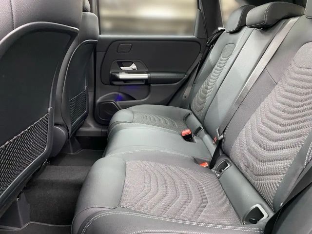 Mercedes-Benz B 200 Progressive Sedan