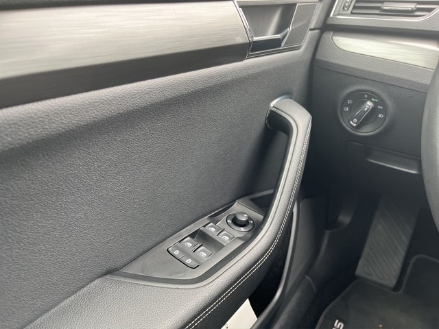 Skoda Superb 2.0 TDI Combi Style Style