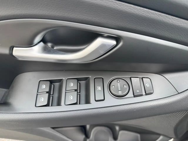 Hyundai i30 Advantage Hybrid T-GDi