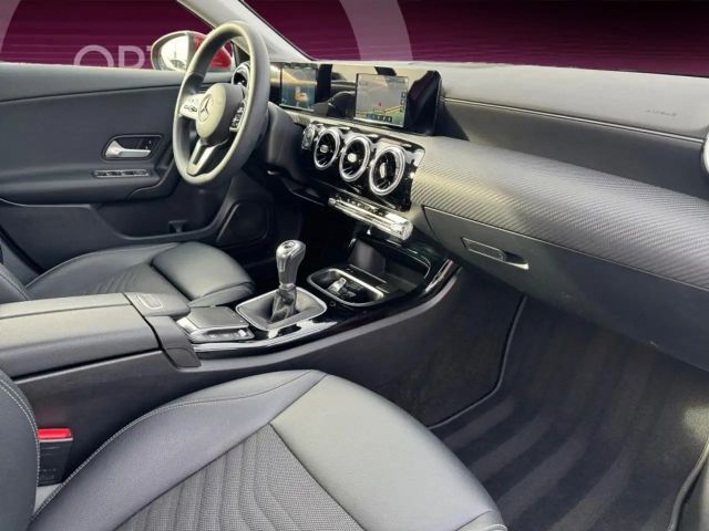 Mercedes-Benz A 180 A 180 d