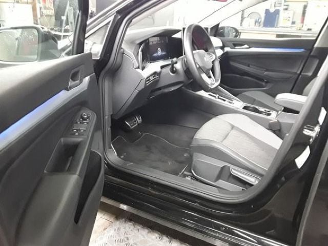 Volkswagen Golf 1.5 eTSI DSG Variant