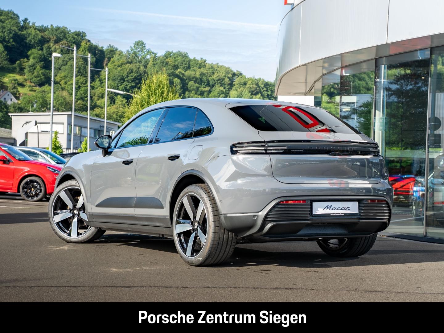 Porsche Macan Pano/AHK/Bose/Matrix-LED/Adaptive Luftfede