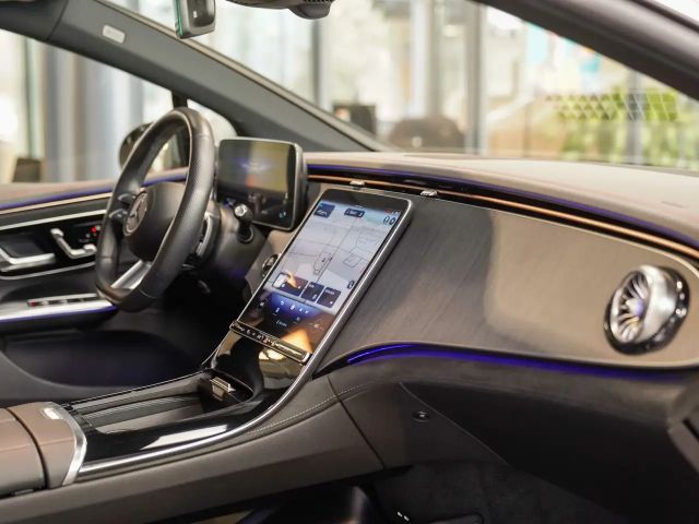 Mercedes-Benz EQE 350 4MATIC AMG Line Sedan