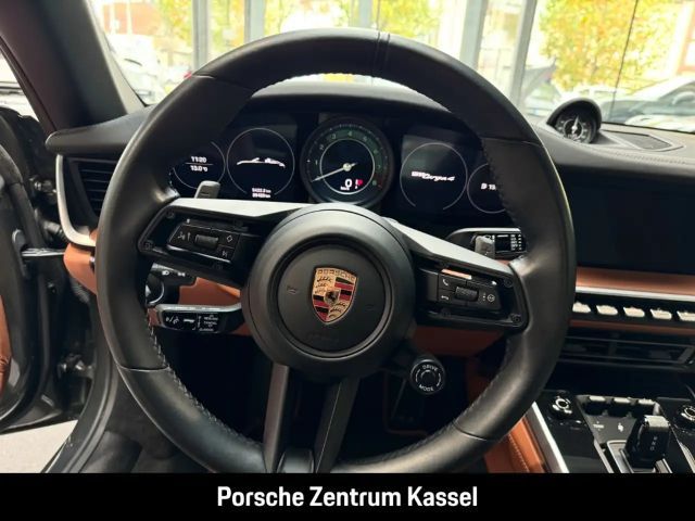 Porsche 992 4 Coupé Targa