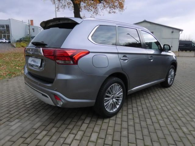Mitsubishi Outlander 4WD PHEV