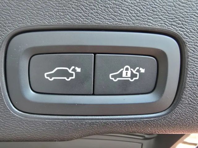 Volvo XC60 AWD Plus T6