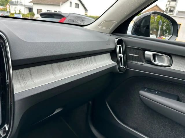 Volvo XC40 Dark Plus