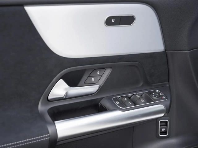 Mercedes-Benz GLA 200 AMG Line