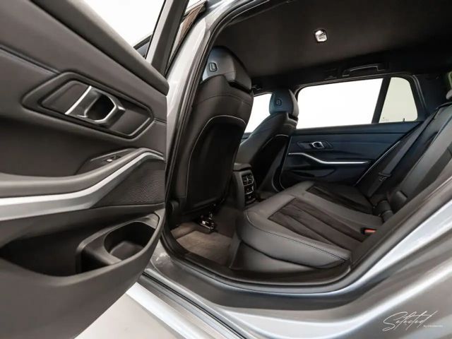 BMW 320 320e M-Sport xDrive