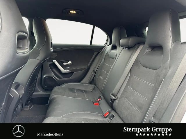 Mercedes-Benz A 180 AMG Line