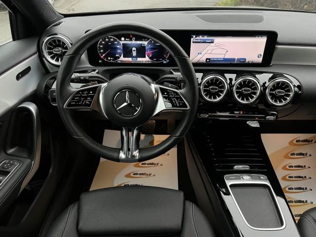 Mercedes-Benz A 180 Hatchback Progressive