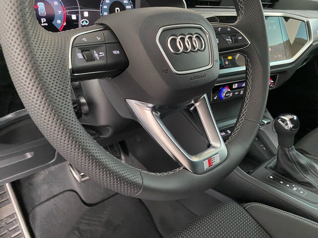 Audi Q3 S-Tronic