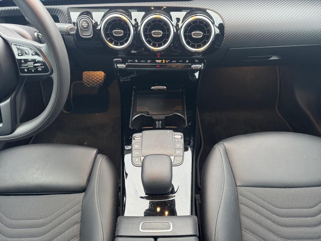 Mercedes-Benz A 250 A 250 e