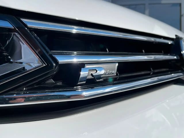 Volkswagen Touran 1.5 TSI DSG R-Line