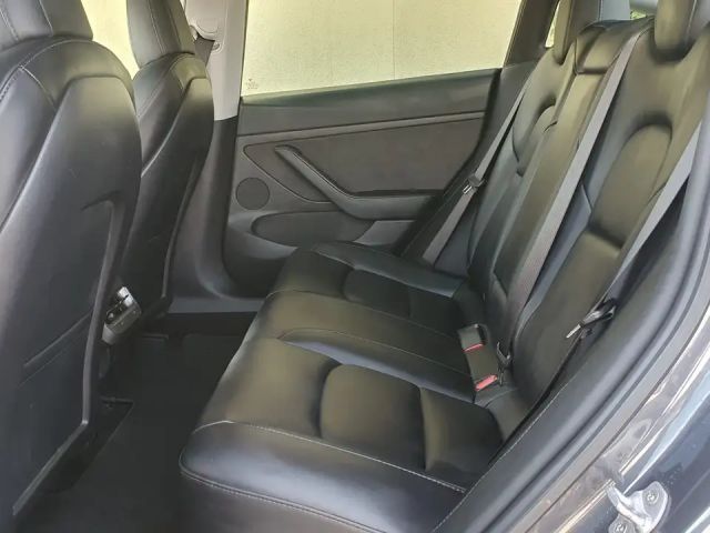 Tesla Model 3 Performance