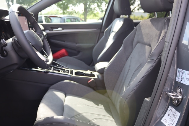 Volkswagen Golf 1.5 eTSI DSG