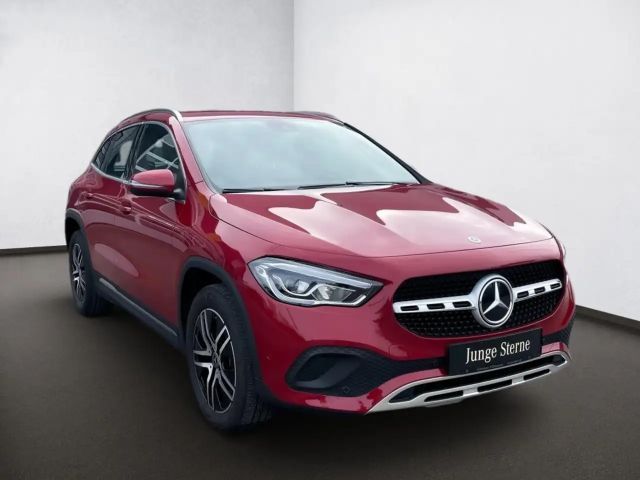 Mercedes-Benz GLA 180 Progressive