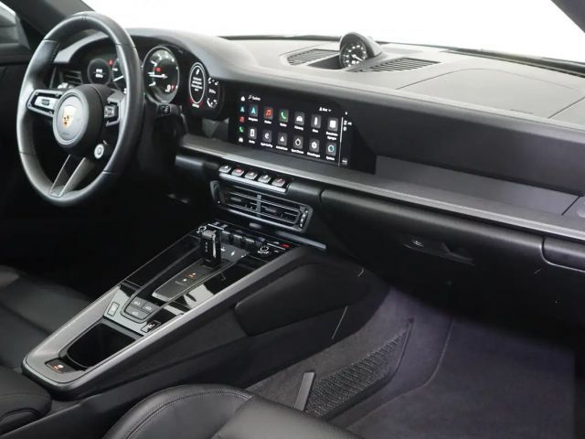 Porsche 911 4 Carrera Coupé