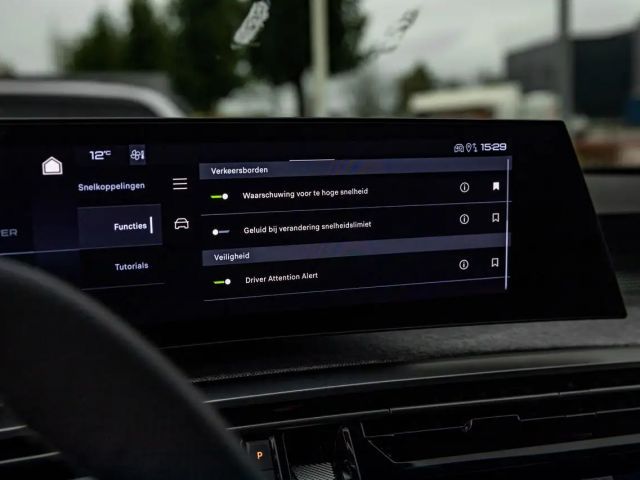 Peugeot 3008 Directiewagen/Massage/HiFi Focal/Pano/Trekh./El...