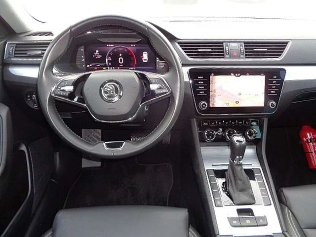 Skoda Superb Kombi 2,0 TDI DSG *LED *Navi *Leder *Top