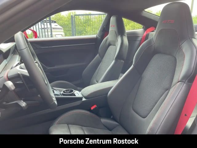 Porsche 992 Carrera Coupé GTS