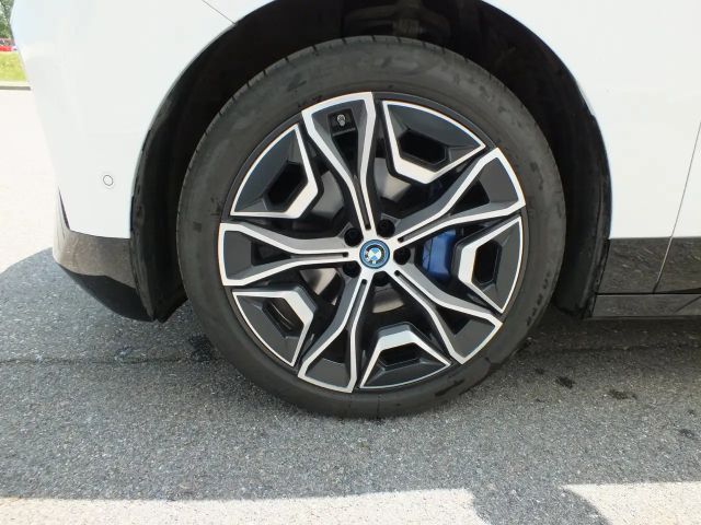 BMW iX xDrive40