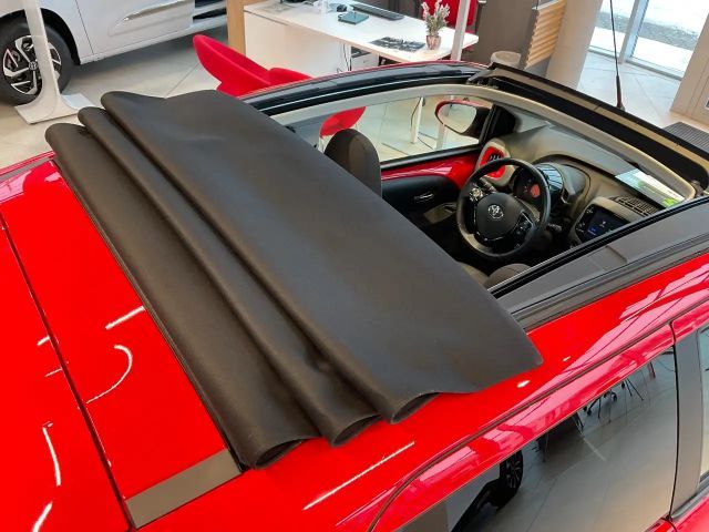 Toyota Aygo 1.0 VVT-i X-sky