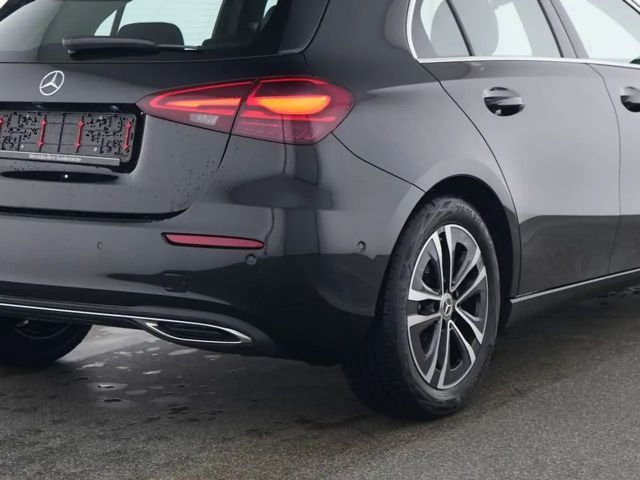Mercedes-Benz A 180 LENKRADHEIZUNG LED HP USB PAKET