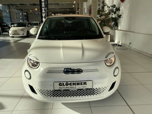 Fiat 500e Komfort Paket/ Allwetterreifen