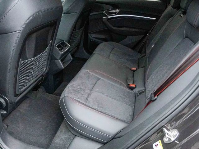 Audi Q8 e-tron S-Line