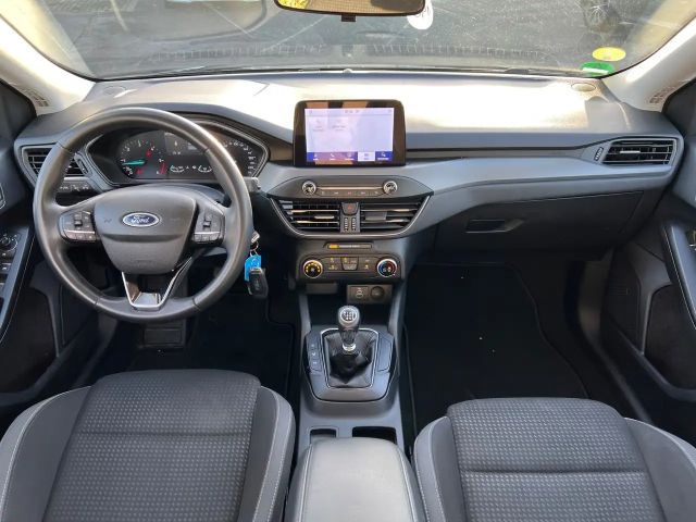 Ford Focus Cool & Connect EcoBoost Wagon