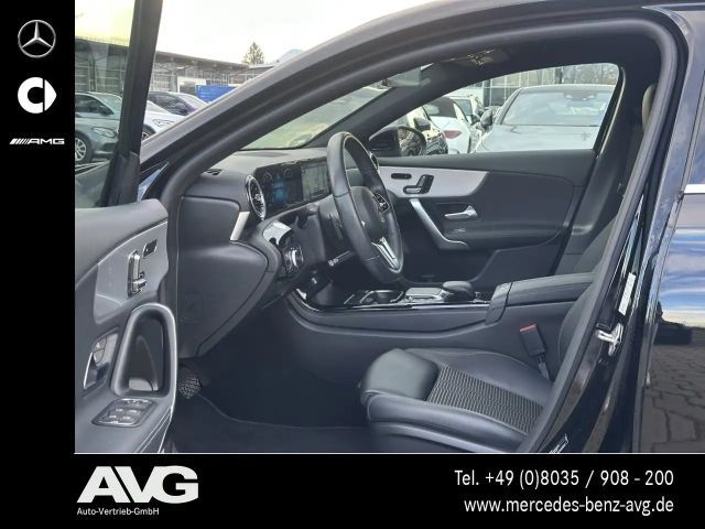 Mercedes-Benz A 220 A 220 d