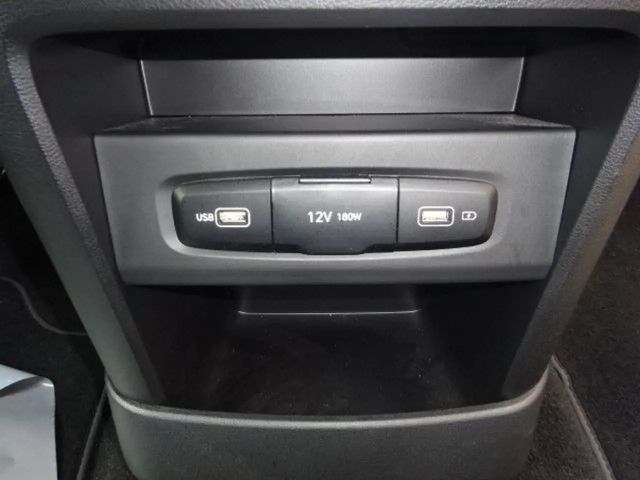 Hyundai Staria Signature Vierwielaandrijving