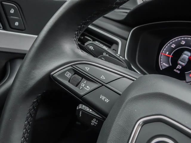 Audi A4 40 TFSI Quattro Sedan