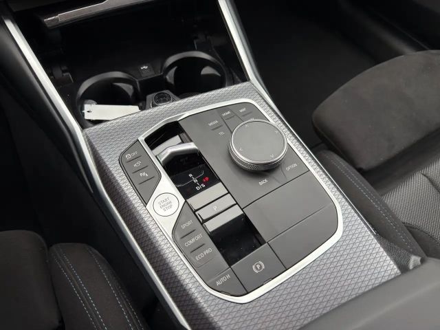 BMW 330 330d M-Sport Touring xDrive