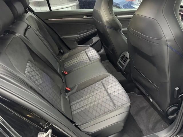 Volkswagen Golf 1.5 TSI DSG R-Line