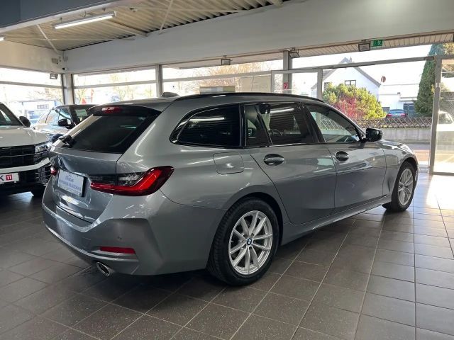 BMW 320 320d Touring xDrive