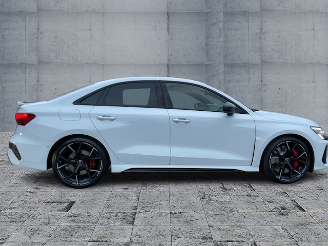 Audi RS3 Quattro S-Tronic Sedan
