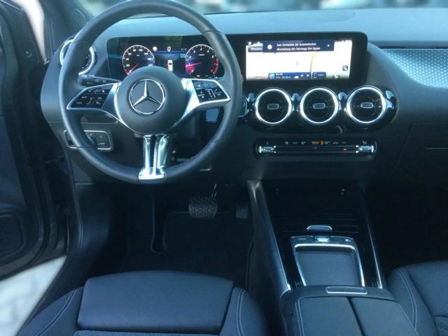 Mercedes-Benz B 180 Progressive