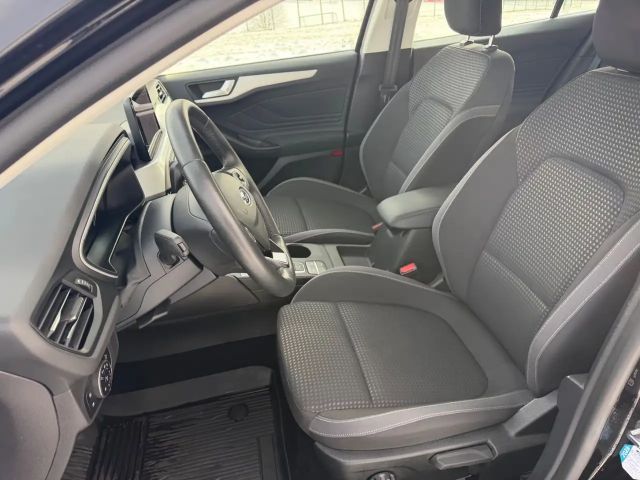 Ford Focus Cool & Connect Wagon