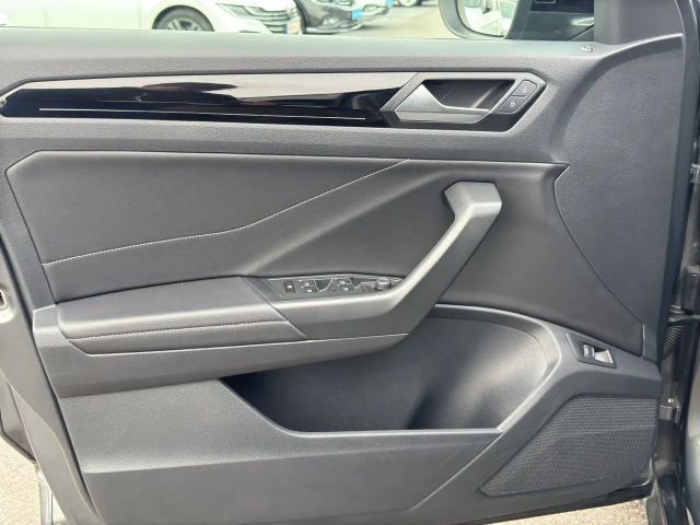 Volkswagen T-Roc 1.5 TSI DSG R-Line Style