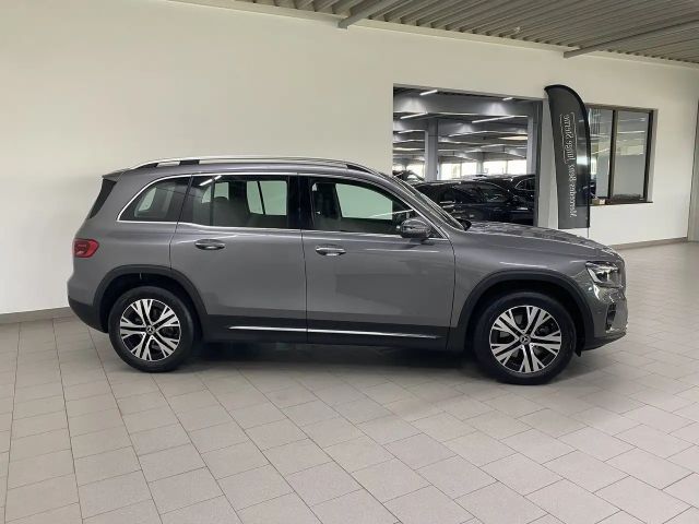 Mercedes-Benz GLB 200 4MATIC GLB 200 d